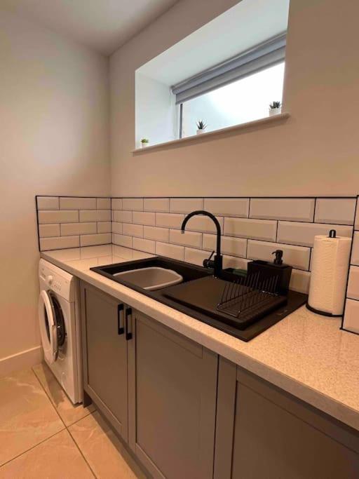 Apartamento Entire Property In Downham Market, Serviced Accomodation Exterior foto